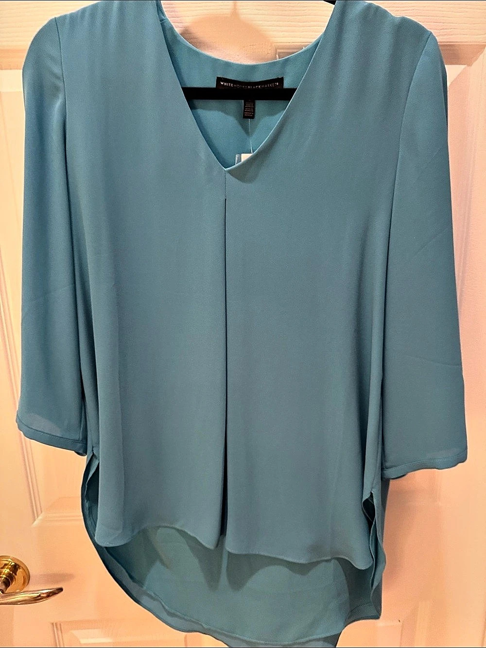 White House Black Market Single Pleat Blouse Blue Size 6 NWT